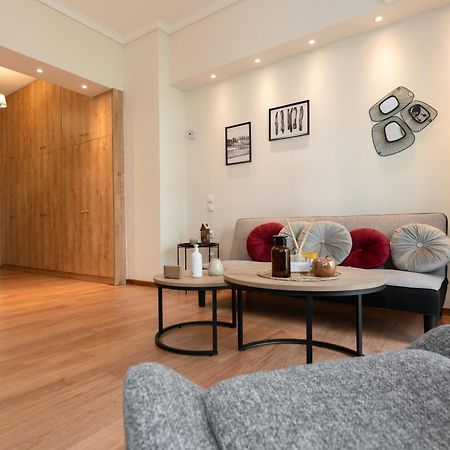 Contemporary Apartment Made Of Wood And Stone. Athen Exterior foto