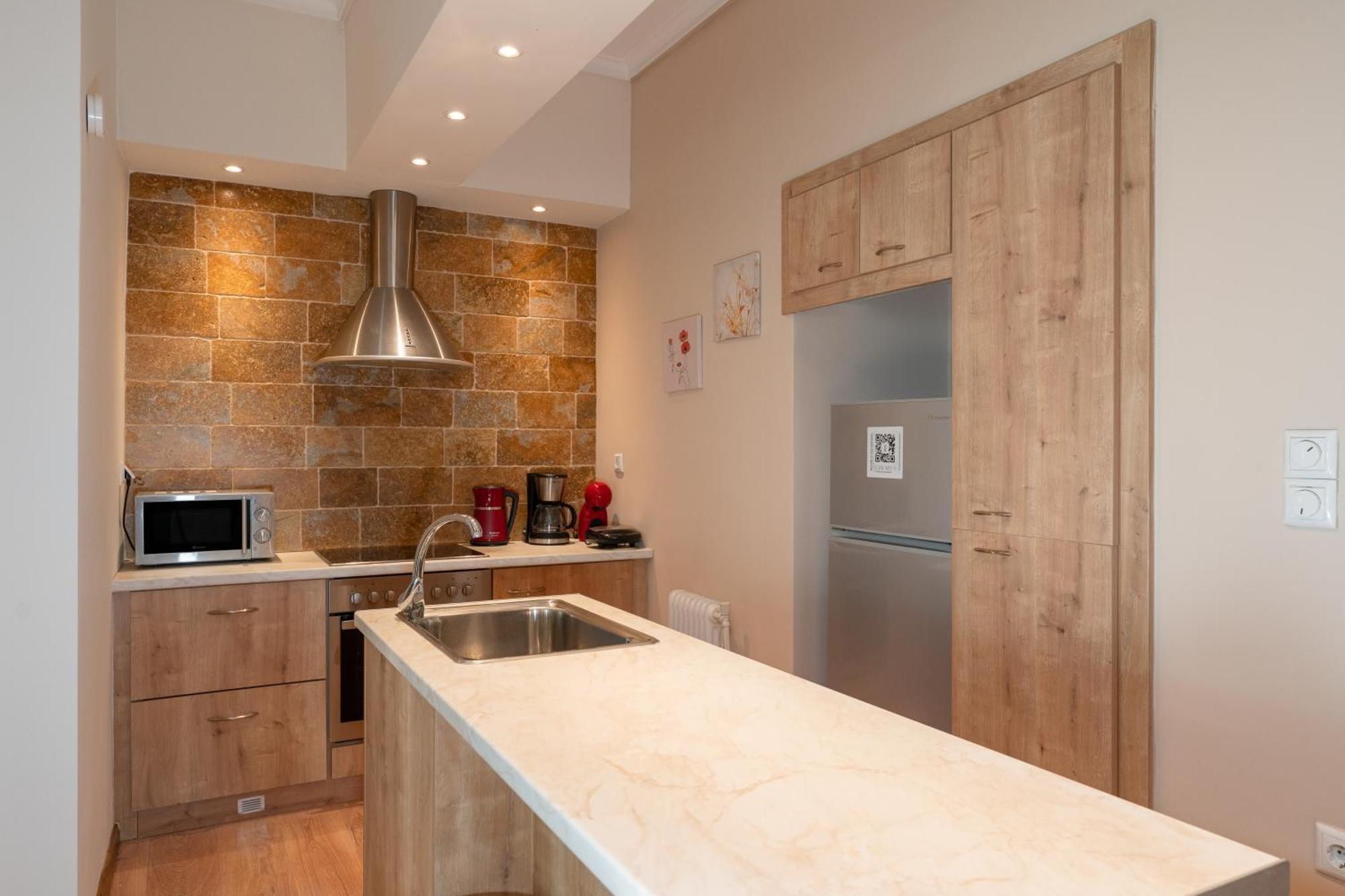 Contemporary Apartment Made Of Wood And Stone. Athen Exterior foto